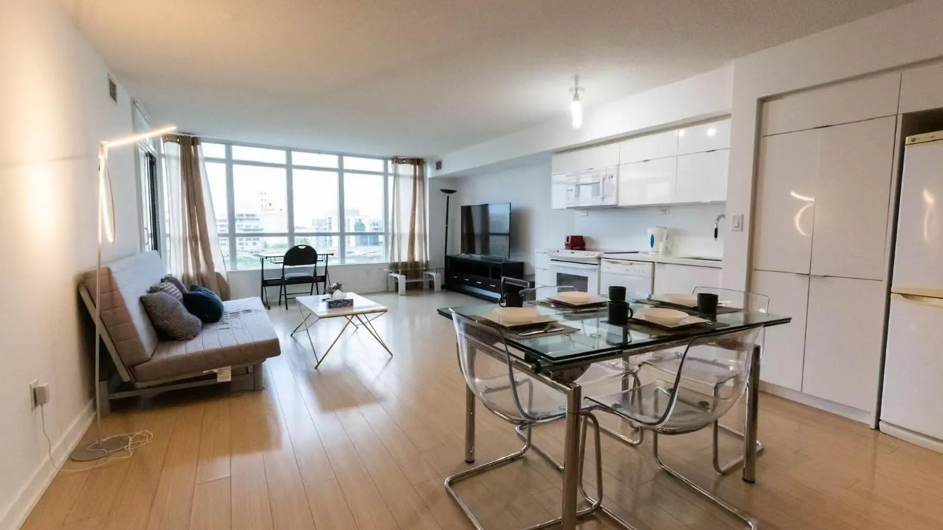 Cn Tower View Condominium Toronto Canada